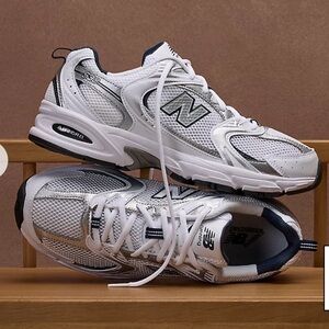 New balance unisex 530 sneakers size US7.5 worn 2x natural indigo dad sneakers